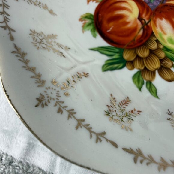Vintage Porcelain Fruit Motif Decorative Shallow Bowl Scalloped Edge Gold Trim - Picture 13 of 16